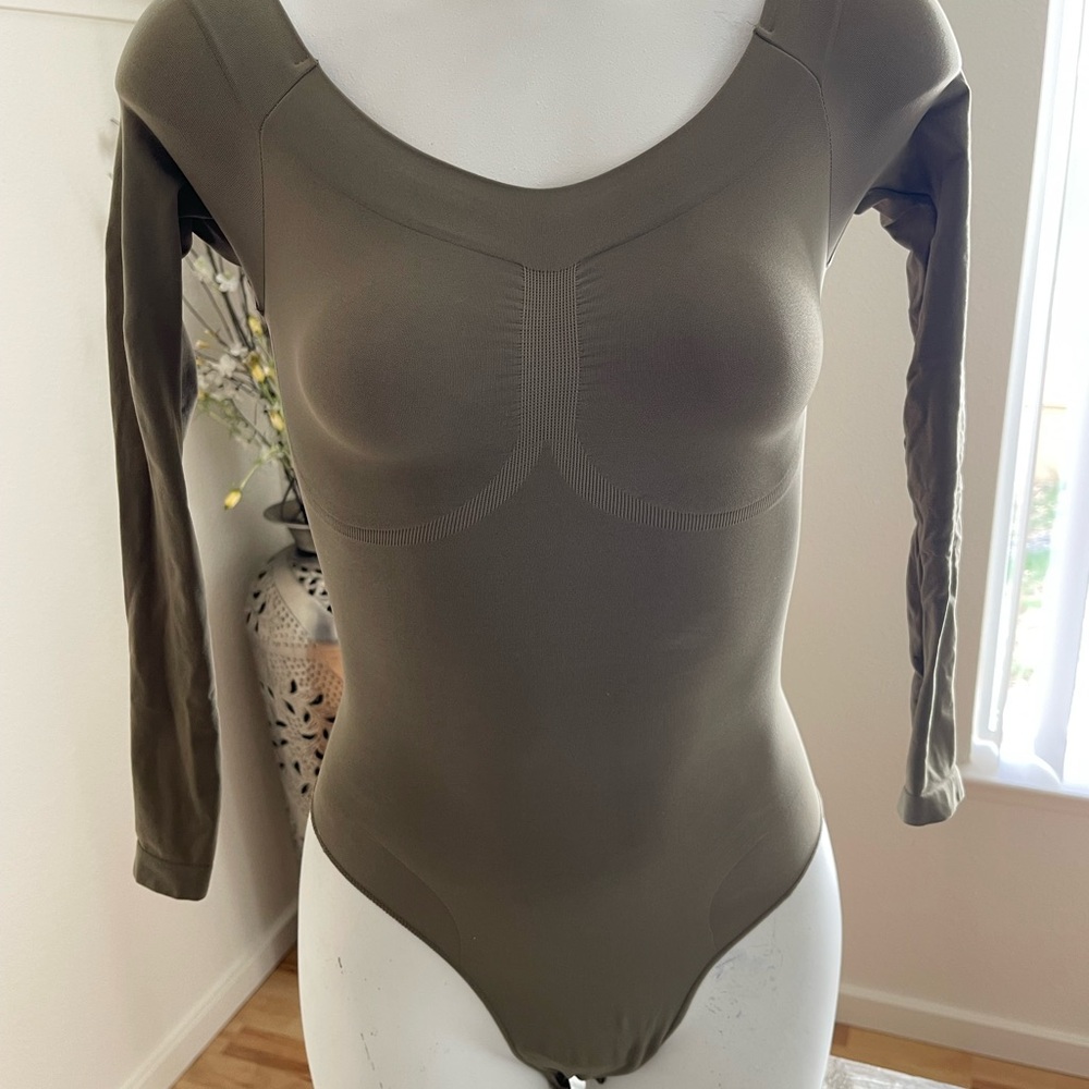 Skims Army Greem Seamless Sculpt Bodysuit Size Small